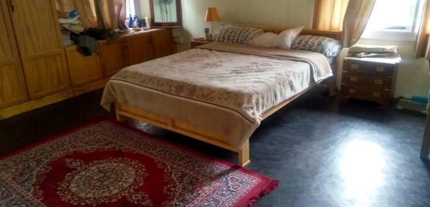 5 BHK Flat in Greater Kailash